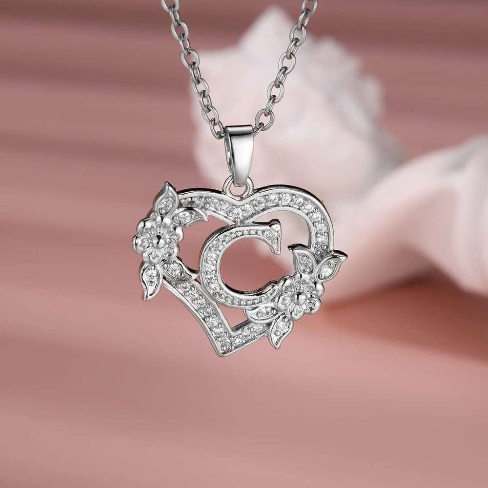 Personalized Gold Heart Initial Necklace 26 Letter CZ Flower Pendant Niche Versatile Jewelry for Women