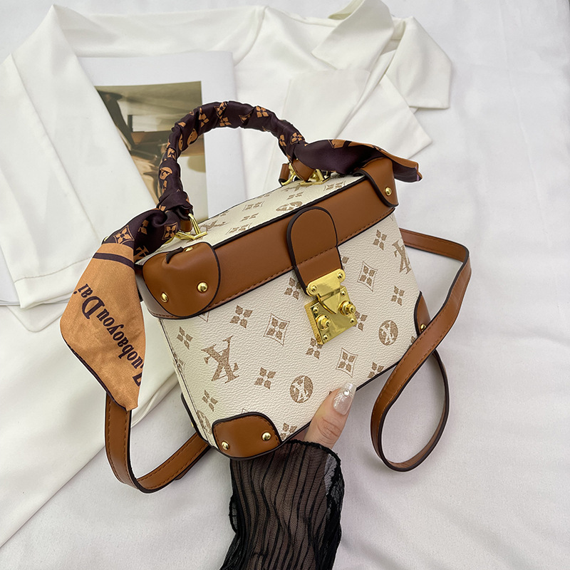 Small bag women 2025 new European and American fashion all-match temperament ladies leisure niche box bag shoulder messenger bag
