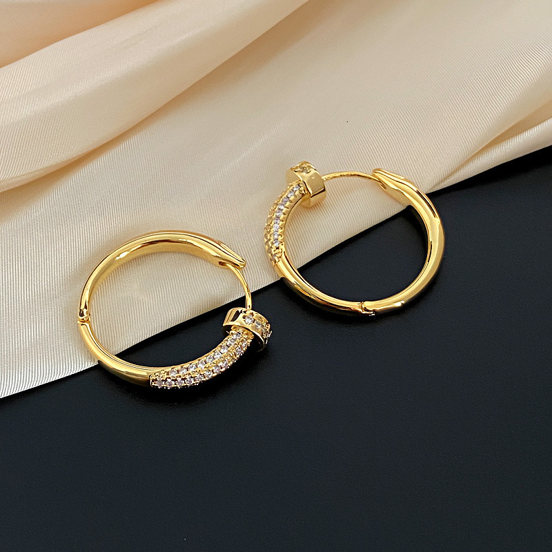 Designer Luxury Free Shipping Gold-plated Metal Style Zircon Round Earrings Fashionable Retro Round Elegant Earrings Light Luxury High-end Jewelry