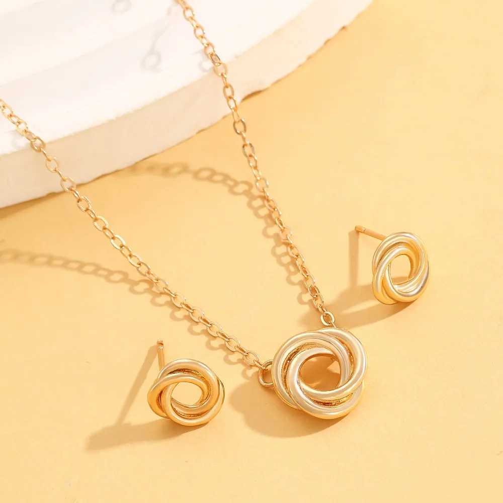 2pcs Set Classic Tren Gold Color Circle Fried Dough Twist Necklace Earring for Women Collar Chain Jewelry Sets Accory GiftsXJ250904