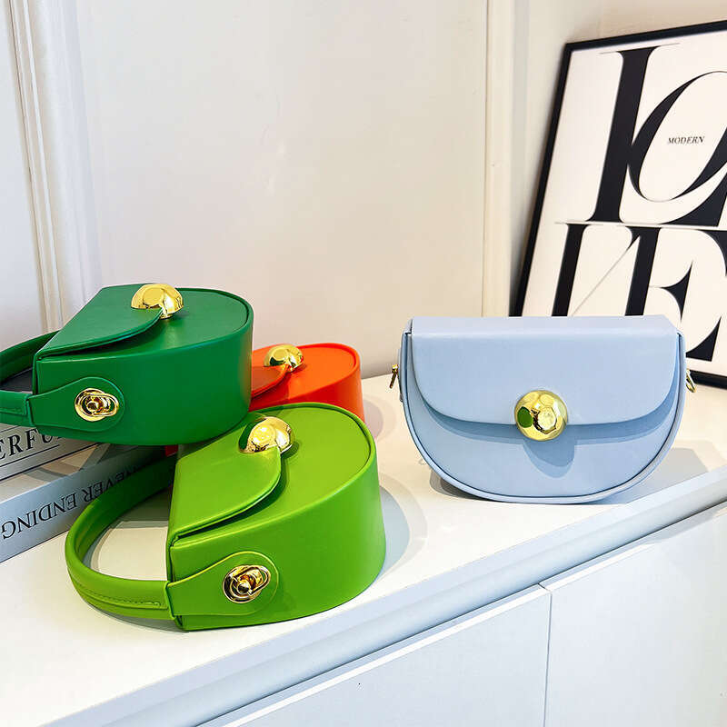 DHEssentials 2025 New Women's Fashion Minimalist Hard Shell Box Bag Single Shoulder Crossbody bag