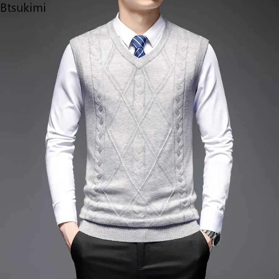 2025 Highend Wool Sweater Vest for Men Business Casual Solid V Neck Sleeveless Pullover Tops Men Fashion Slim Sweater WaistcoatXJ250904