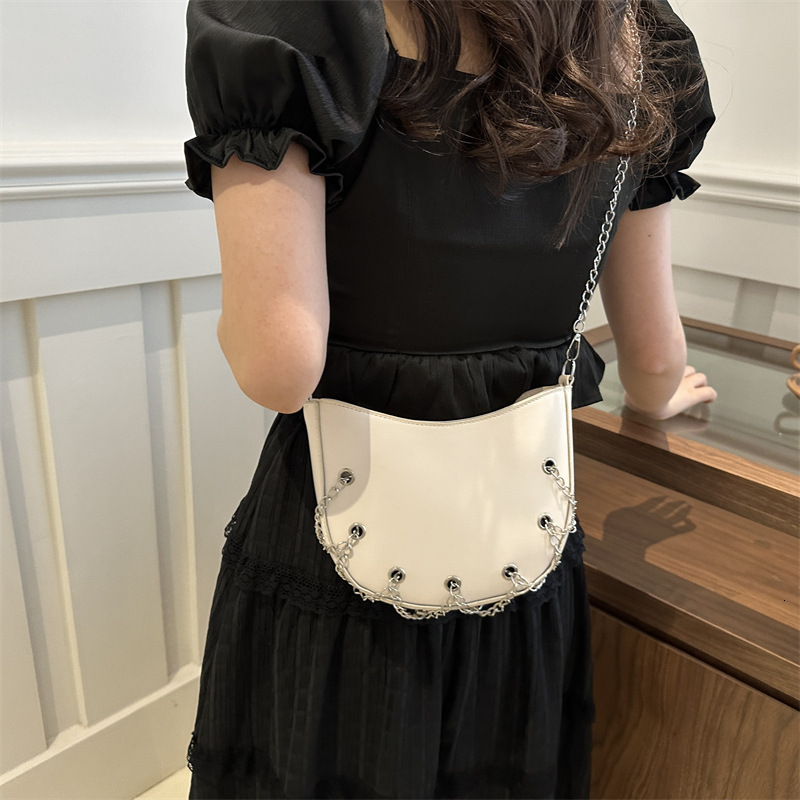 2025 Autumn New Fashionable Simple New Chain Personalized Niche Design European and American Style Crossbody Bag Designer Shoulder Bag
