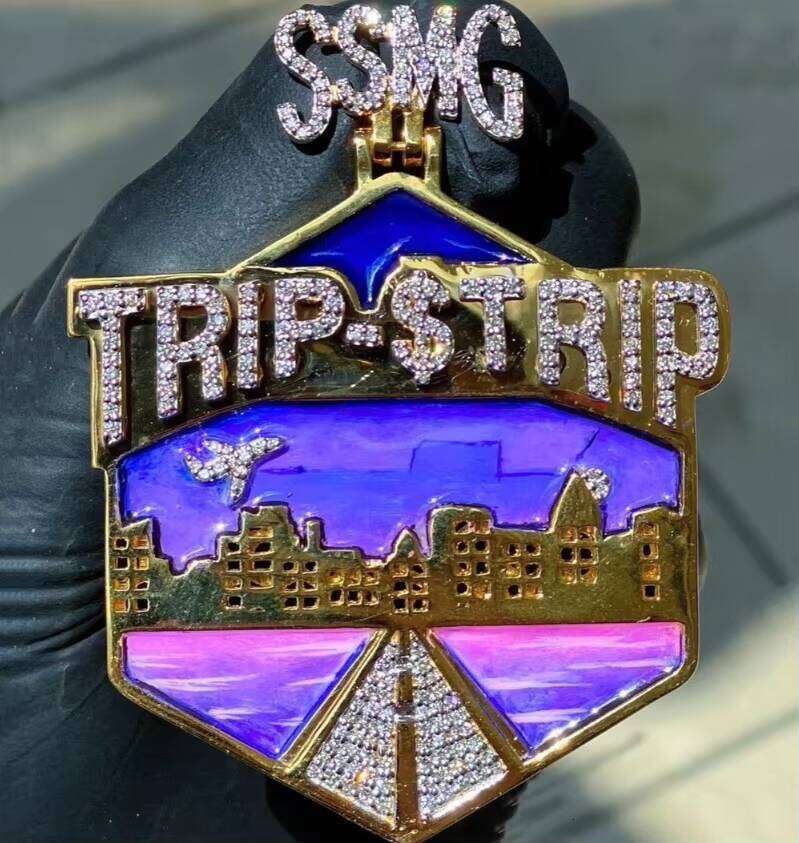 Price Hip-Hop Accessories 26 Famous Iced Sier Glow Stone Letter Pendant