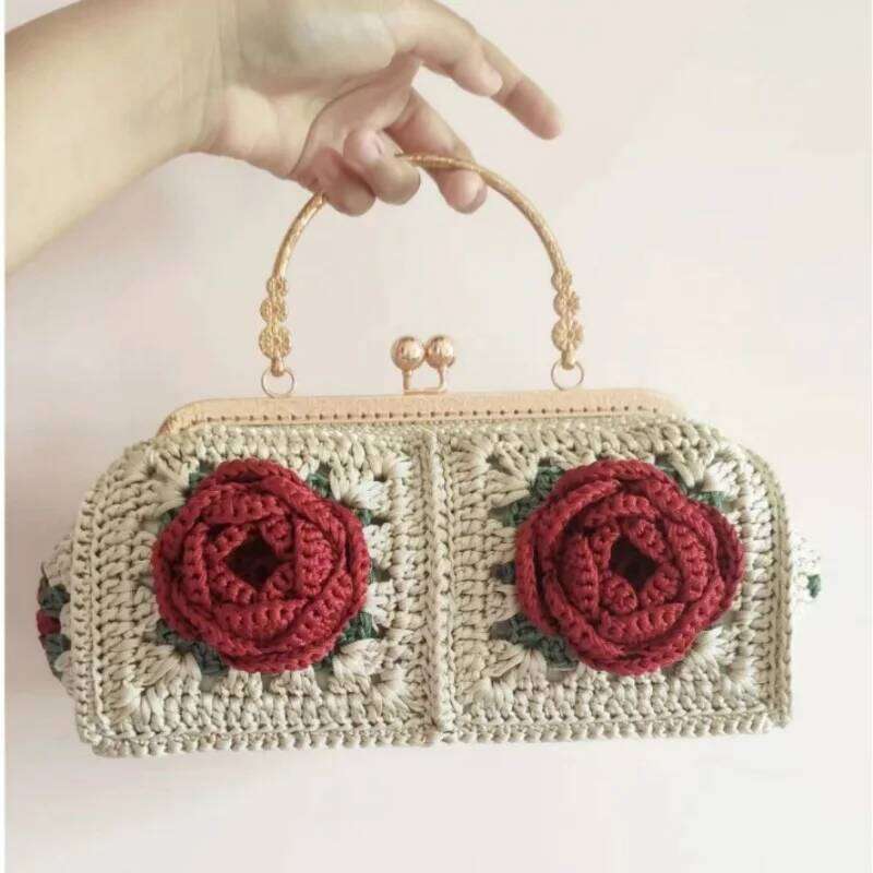 Hollow shoulder three-dimensional camellia handbag, shopping bag, leisure and fashionable wrist bag