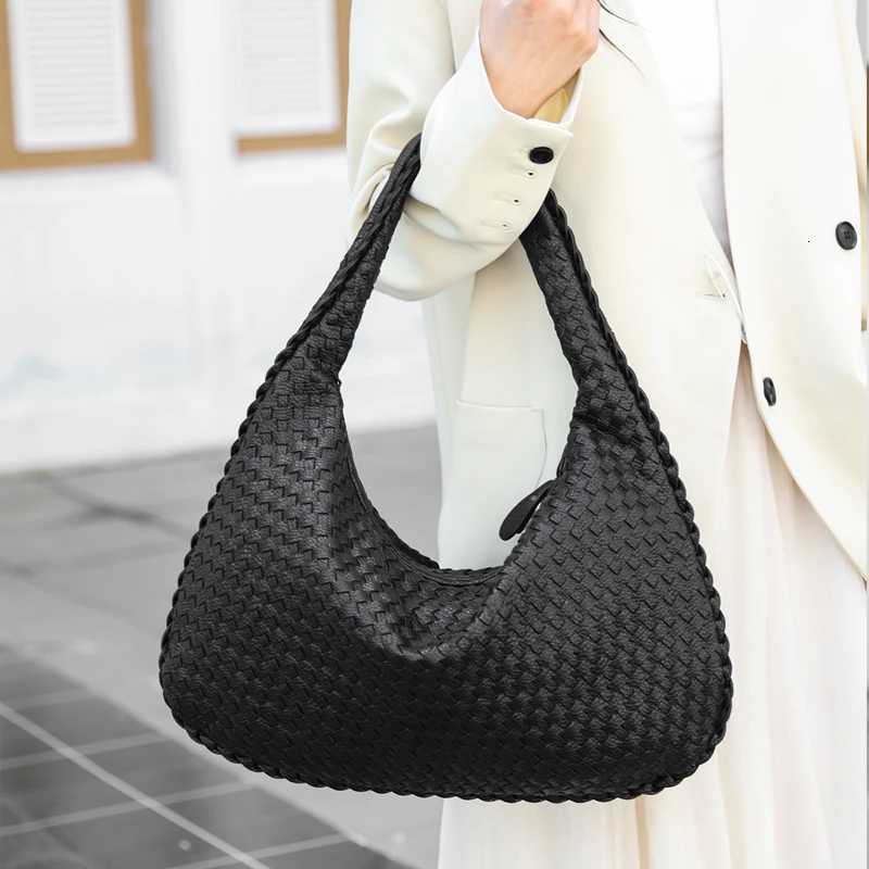 woven women handbags 2024 new arrival messenger bag good shoulder bag Z250903