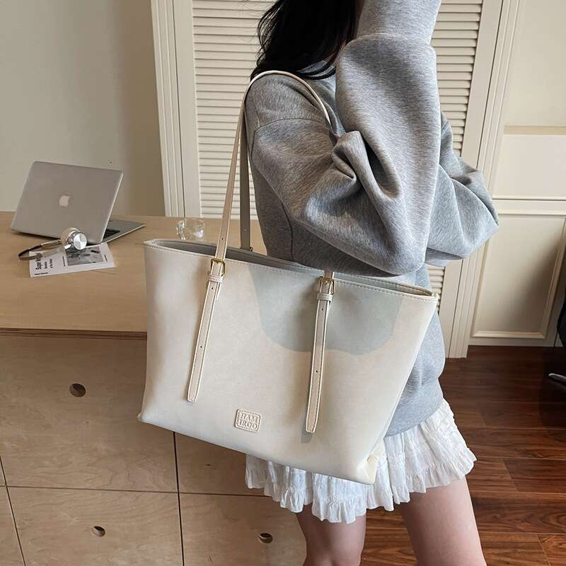 Korean Style Casual Large Capacity Underarm Women's Commuter 2025 New Simple Tote Versatile Shoulder Bag