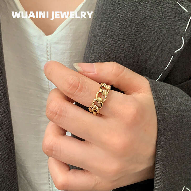 A fashionable hollowed-out ring for women, exuding a unique and high-end charm, with a distinctive and individualistic style. It's a closed-mouth
