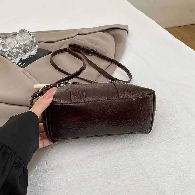 Ladies Vintage Classic Handbag With Noble Temperature Cross Body Winter New Style Fashionable Zipper Shoulder Bag