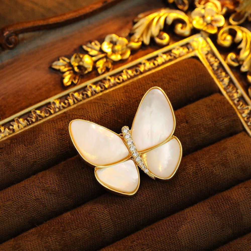 DH collections High - end Small - Chanel - style Natural Freshwater Pearl Brooch for Women