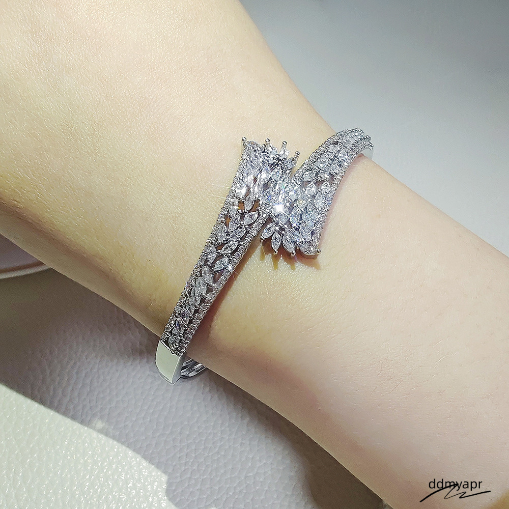2024 ddmyday Choucong Top Sell Open Bangle Jewelry Sterling Sier Fill Marquise Cut 5A Cubic Zircon Party Women Wedding Cross Bracelet Gift