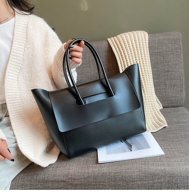 Fashion Women Bag Spacious Retro Tote Bag New Arrival Premium Quality Versatile Handbag Free Shipping Black Brown White