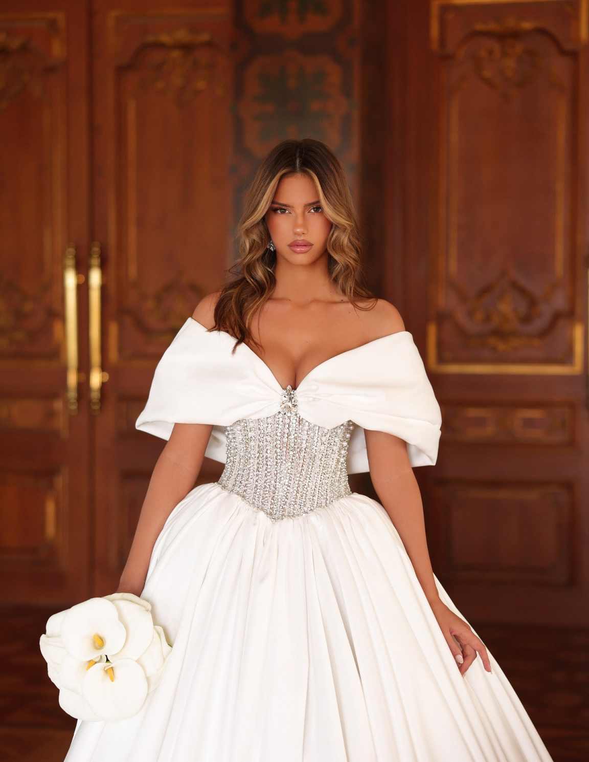 Gorgeous Crystal A Line Wedding Dress Off Shoulder Beading Pleats Bridal Gowns Customized Robe De Mariee