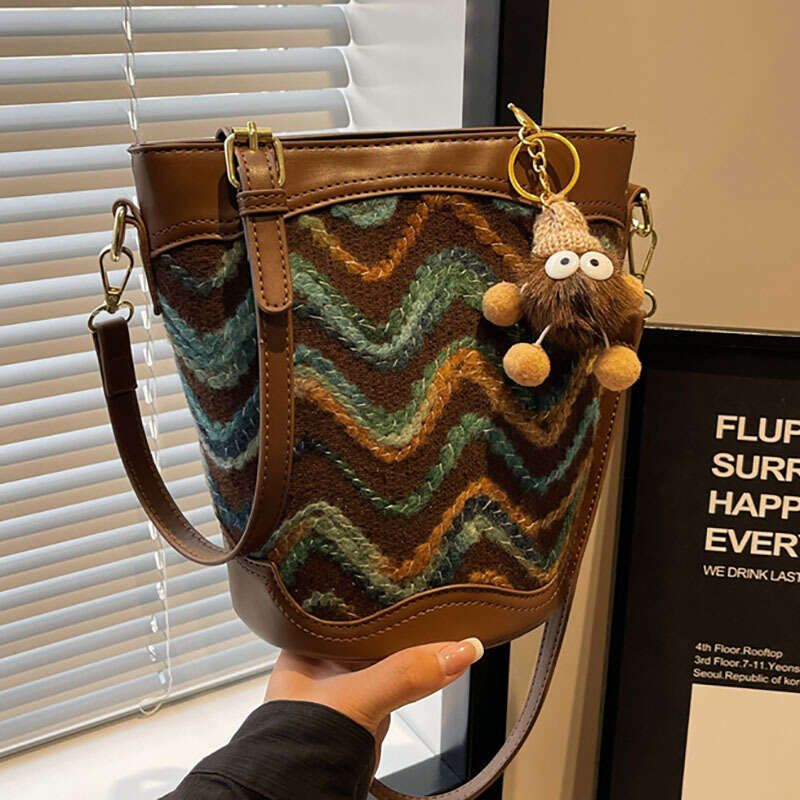 Underarm Women 2024 New High-End Texture Versatile Ripple Single Shoulder Crossbody, Niche Design For Women's Bucket