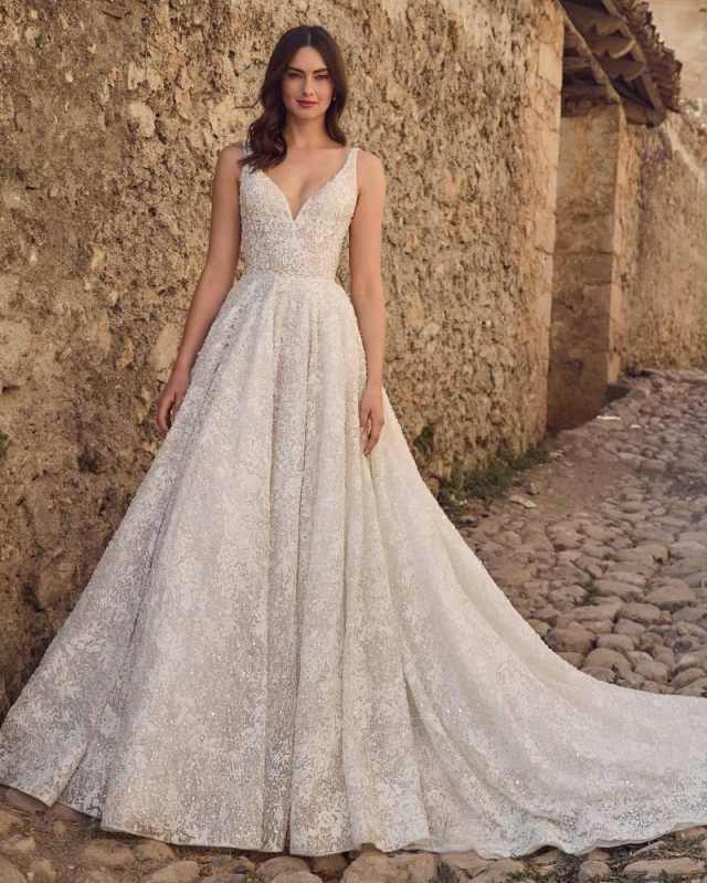 Sexy Spaghetti Strap Lace Bohemian Deep V-Neck Open Back Illusion Wedding Dress Wedding Bridal Gowns Vestidos De Novia Robe