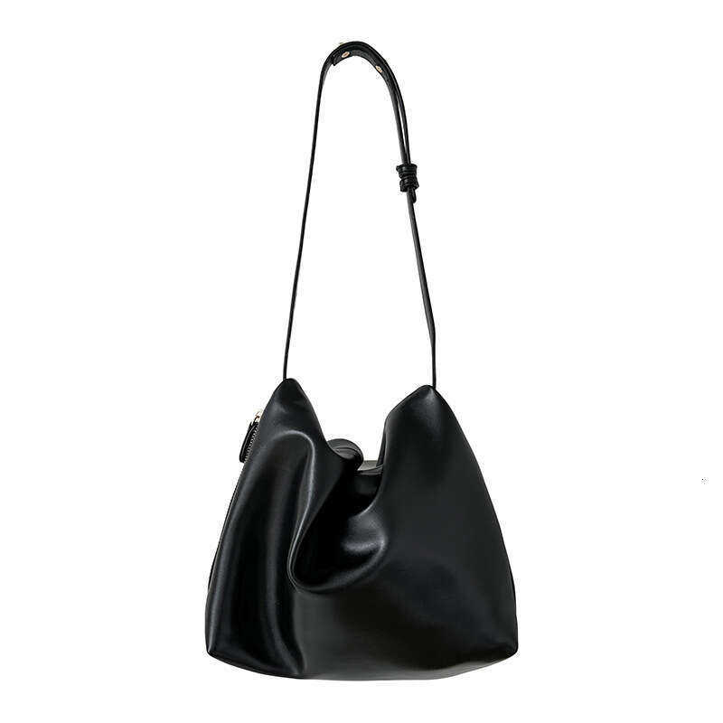New Korean Style Versatile Tote Commuter High-end Large Capacity Shoulder Women Fashion Simple Pleated Bag