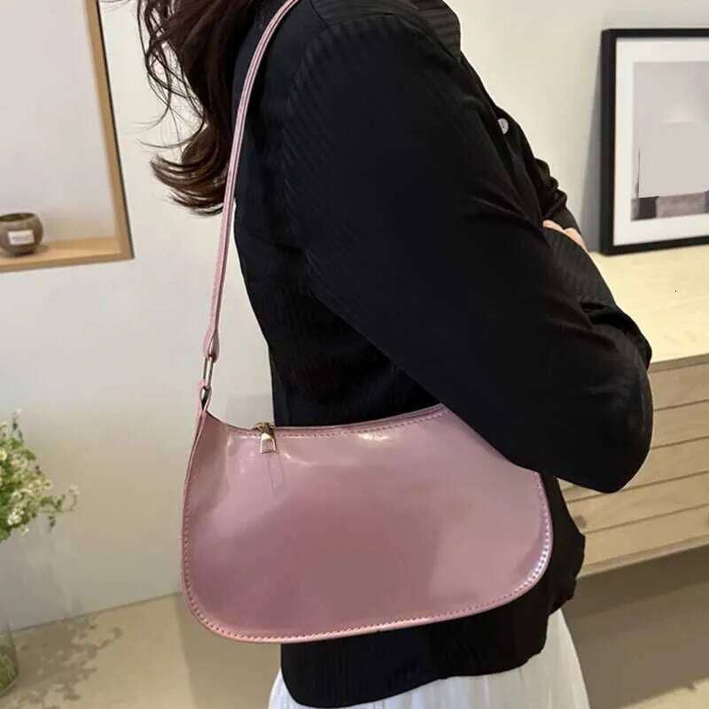 Designer Bag Retro Solid Color PU Leather Shoulder Fashionable Womens Handbag Casual Designer Homeless Underwear Bag