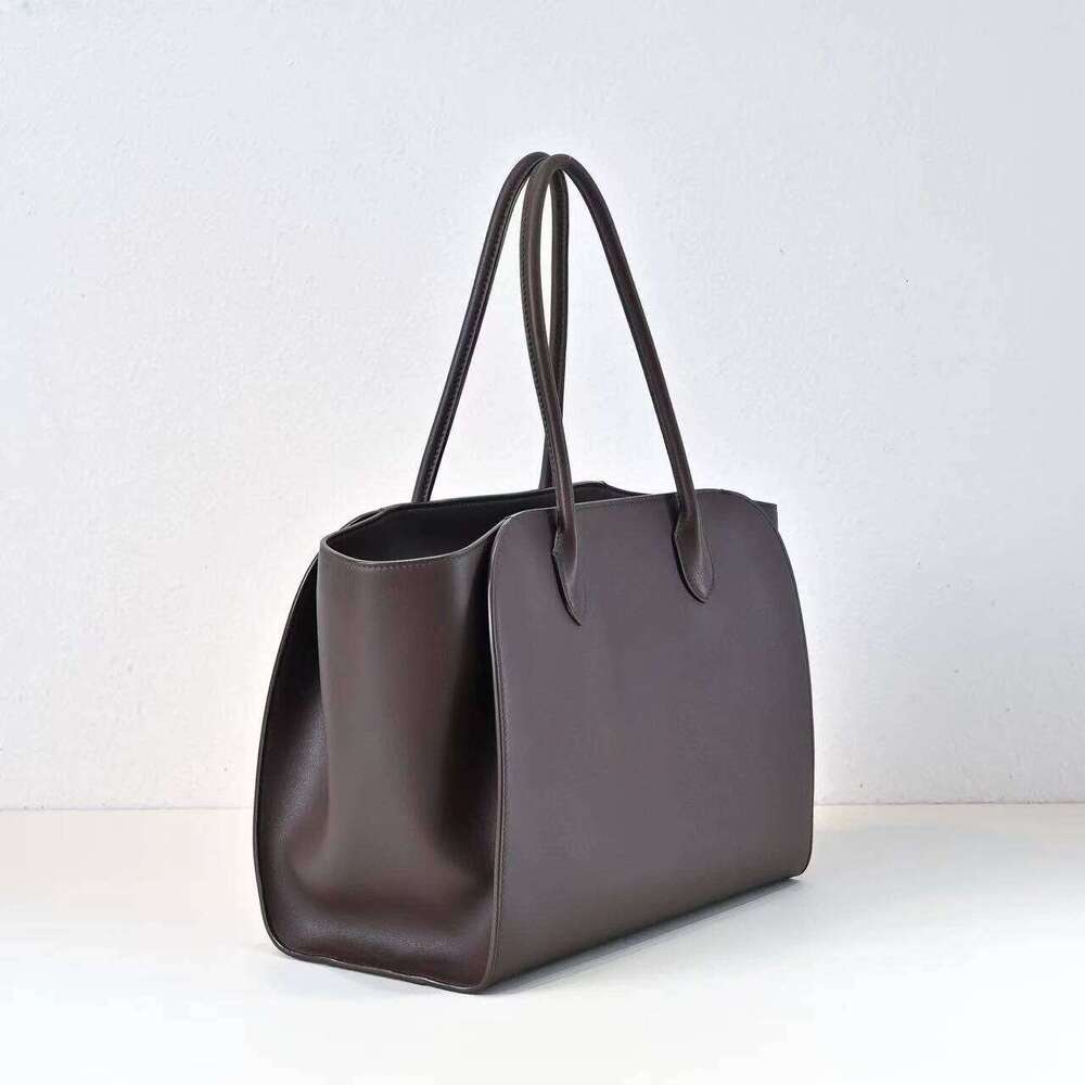 2025 new handbag, bring nobility, simple atmospheric, delicate and elegant, exquisite craftsmanship