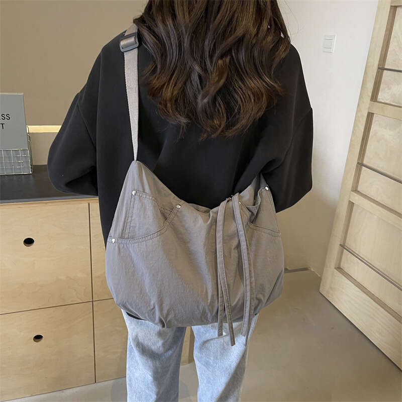 Casual Dumpling Texture Wrinkle Versatile Large Capacity Crossbody Women's 2024 New Model for Class Commuting Cloth Bag