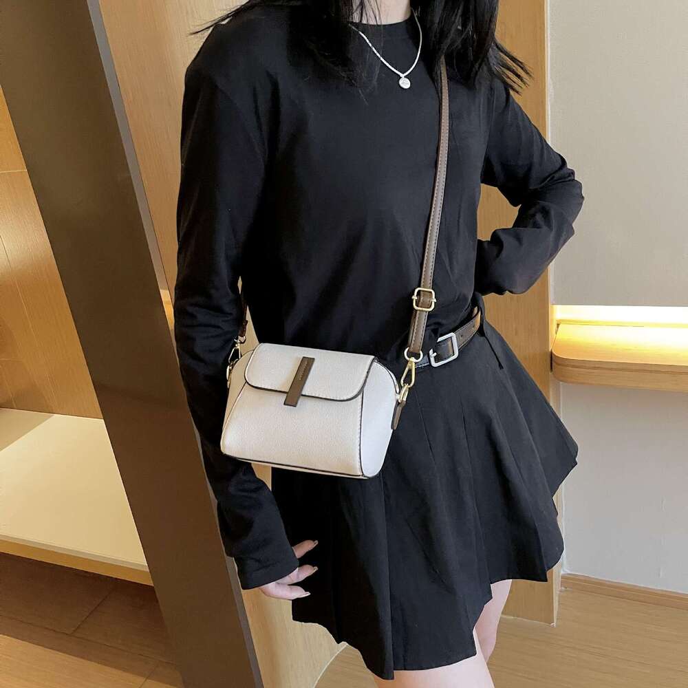 Textured Crossbody 2025 New Small Summer Shell Simple Women's Shoulder Bag