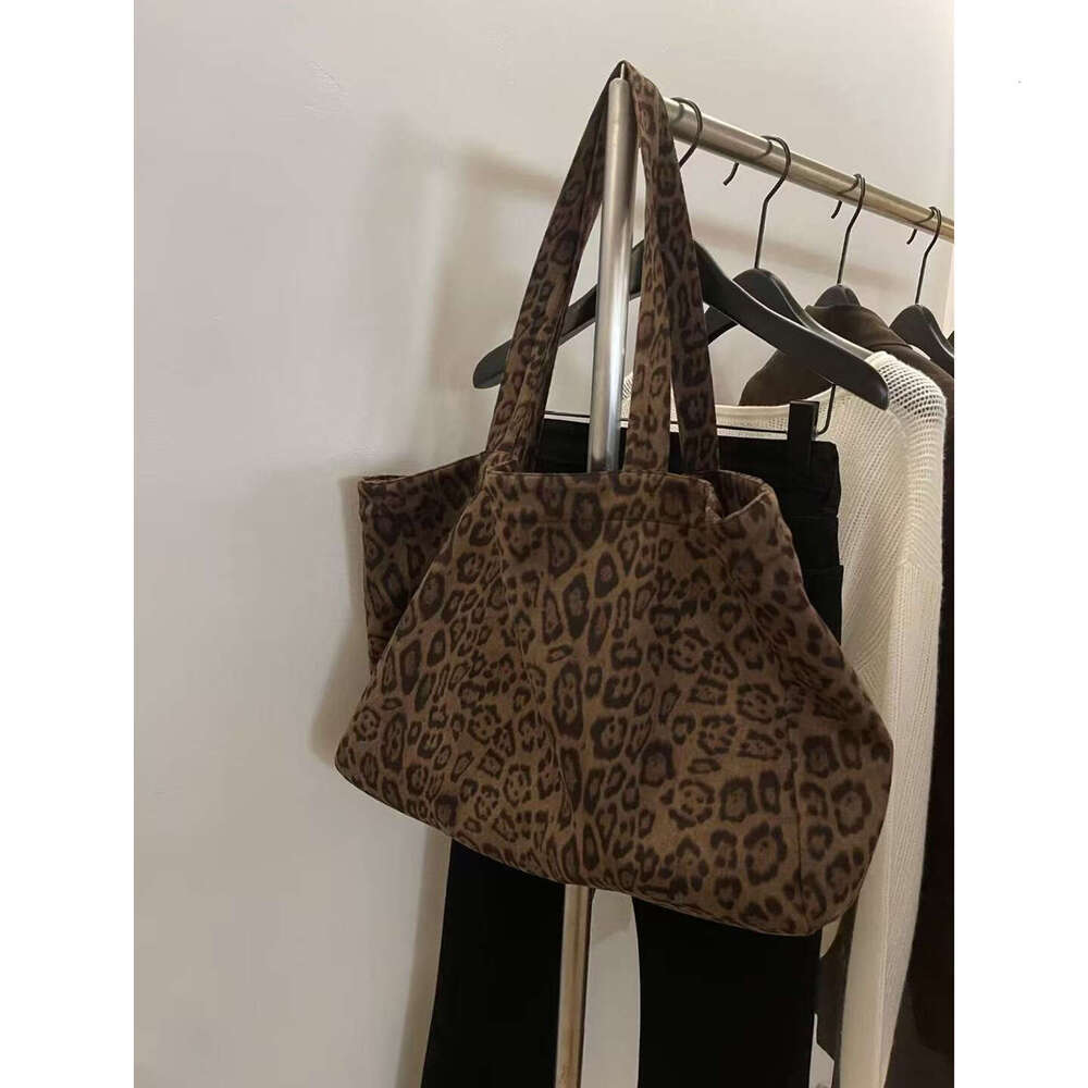 Korean Style Suede Leopard Print Large Capacity Shoulder 2025 Autumn Winter New Commuter Versatile Underarm Bag for Women