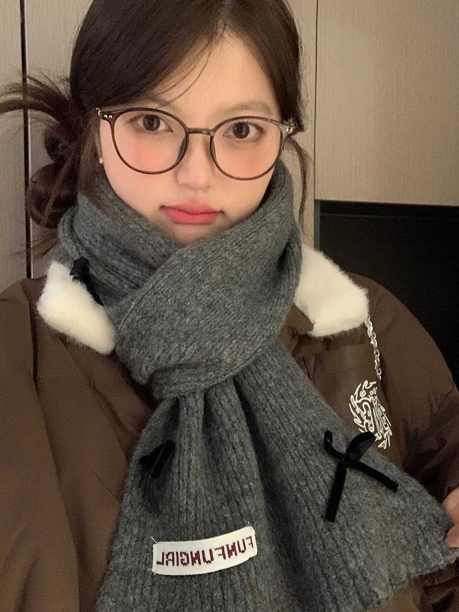 Fashionable Gray Bowknot Womens Scarf Made Of Woolen Fabric For Autumn And WinterXJ250905