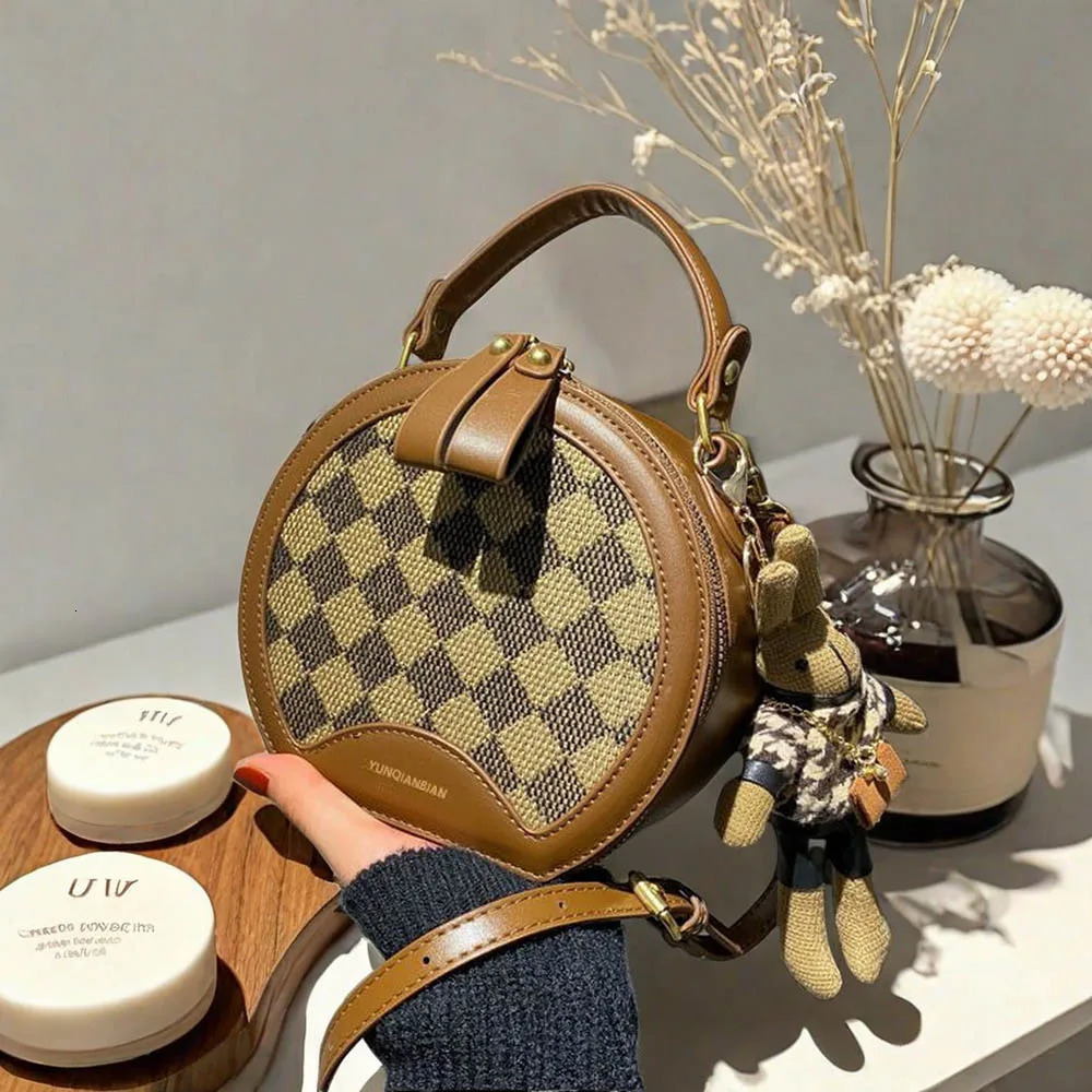 Chic Checkered Pattern Trendy Shoulder Crossbody Handbag Casual Style PU Round Shape With Adjustable Strap 250903