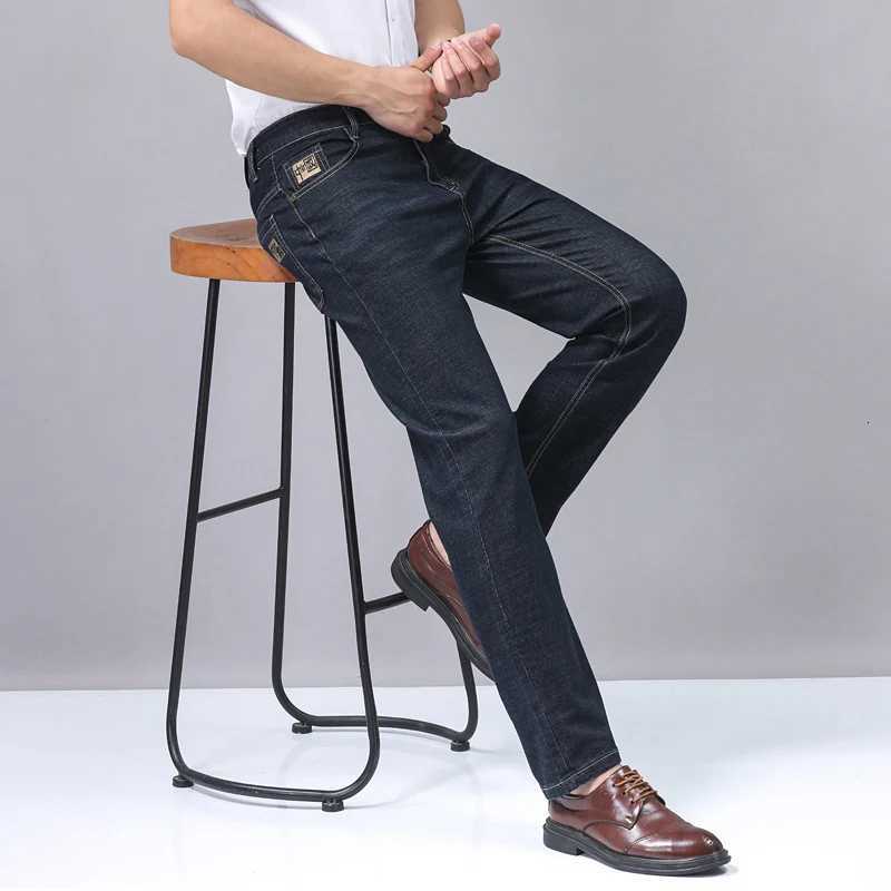 2025 New Embroidery Fashion Straight Jeans Men Stretch Black Blue Slim Fit Pants Comfortable Business Denim Trousers 2840 W250905