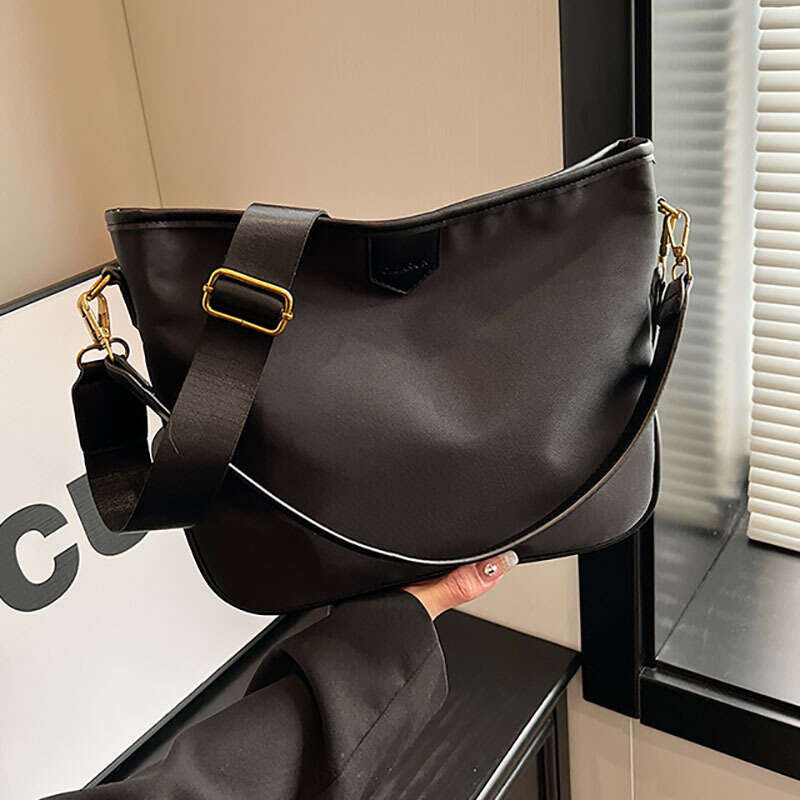 Korean Version Versatile Nylon Cloth Tote Casual Wide Strap, Single Shoulder Underarm Bag, New High-Capacity Commuting