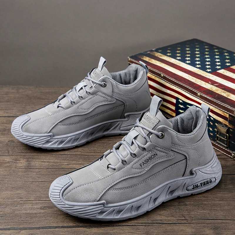 Casual sports shoes fashionable largesized running vulcanized shoes breathable spring and autumn mens largesized shoes Z250905
