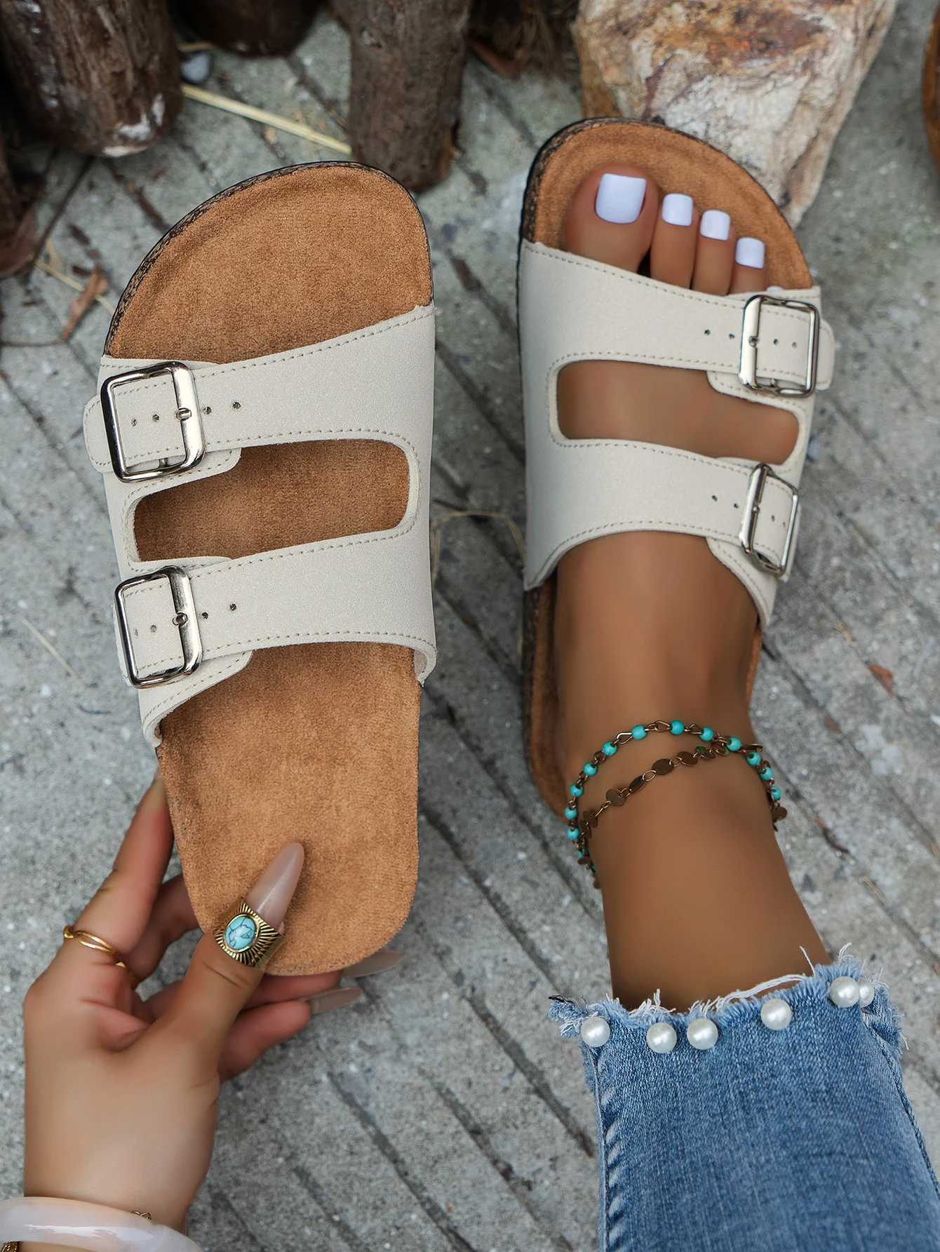 Womens Slippers Are Fashionable Versatile Casual and Comfortable ThickSoled WearResistant Slippers for Home and Outings W250905