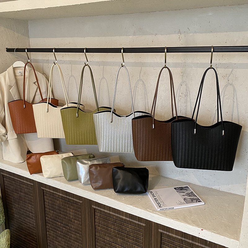 Large Capacity New Women s Shoulder Bag Retro Woven Women s Crossbody Bag Commuting Handbag Autumn New Designer Bag