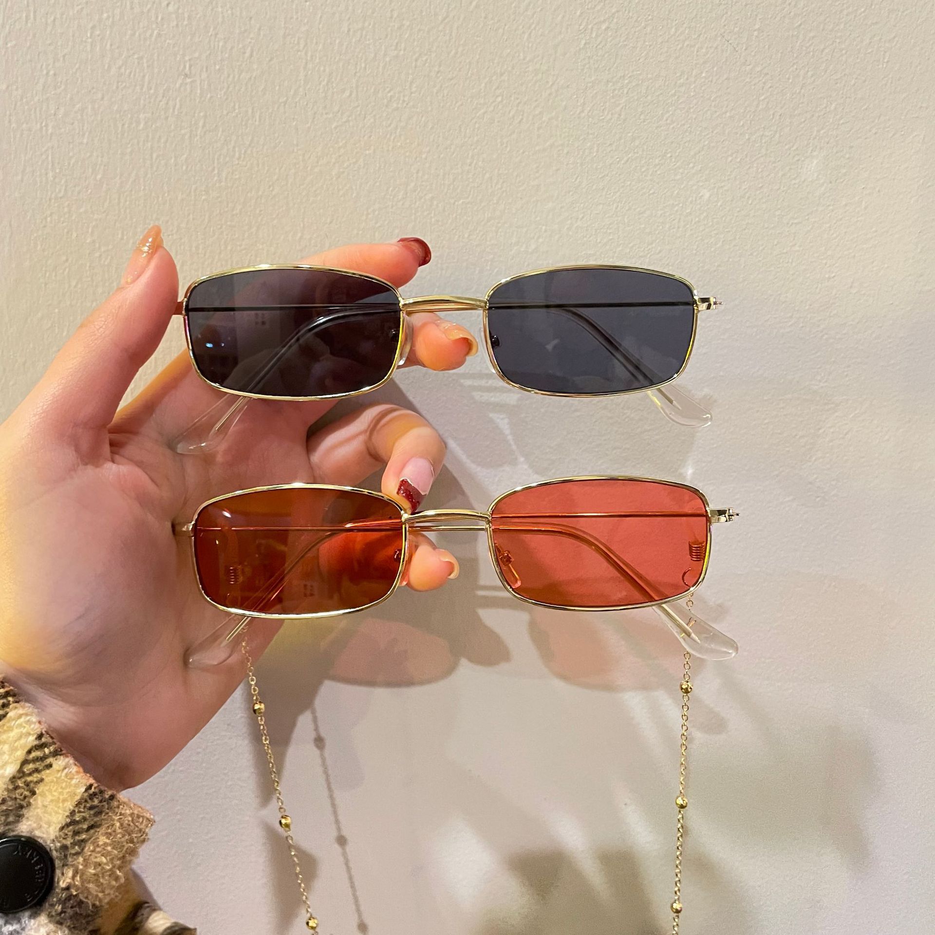 Korean style Retro Square Metal Sunglasses for Men and Women Trendy and Fashionable
