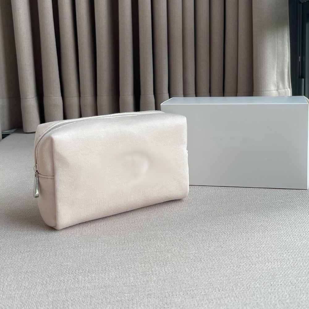 NEW Designer Embroidery Women Lady Makeup Bag Classic Cosmetic Beaute Lipsticks Pouch Makeup Organizer Box Storage Case VIP Gift