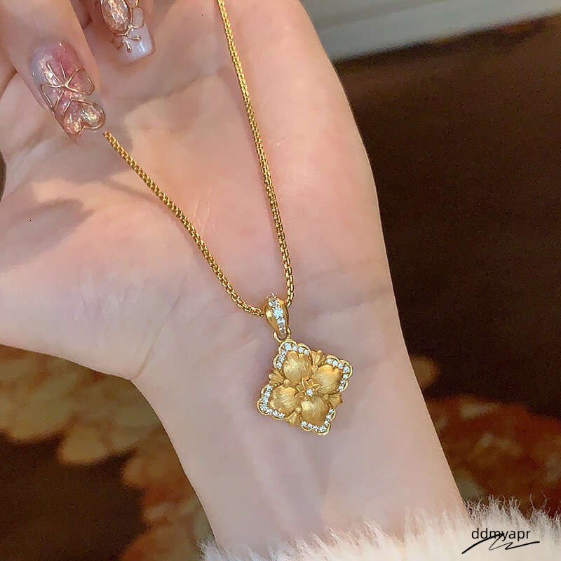 Vintage Brushed Gold Pillow Necklace 2025 New ddmyday Palace Style Light Collarbone Chain ddmyday ddmyday ddmyday