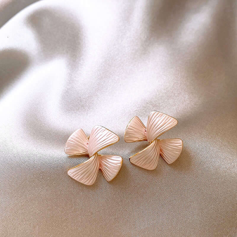 Zircon Four-Leaf Clover for Women 2025 New High-End Stud Earrings Unique Temperament Clips Ear Jewelry