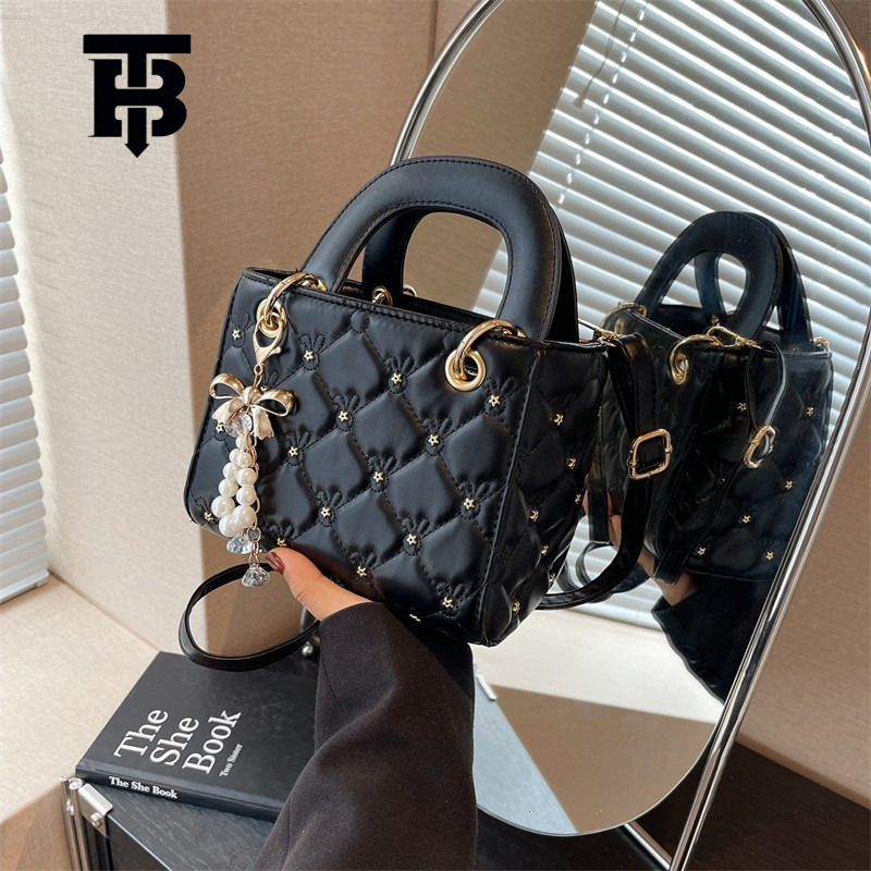 TB BHULAMTE Designer Bag 2025 Spring New Princess Luxury Bag Diana Bag Women High-end Quilted Embroidery Pearl Handbag Bucket Bag Shoulder Crossbody B