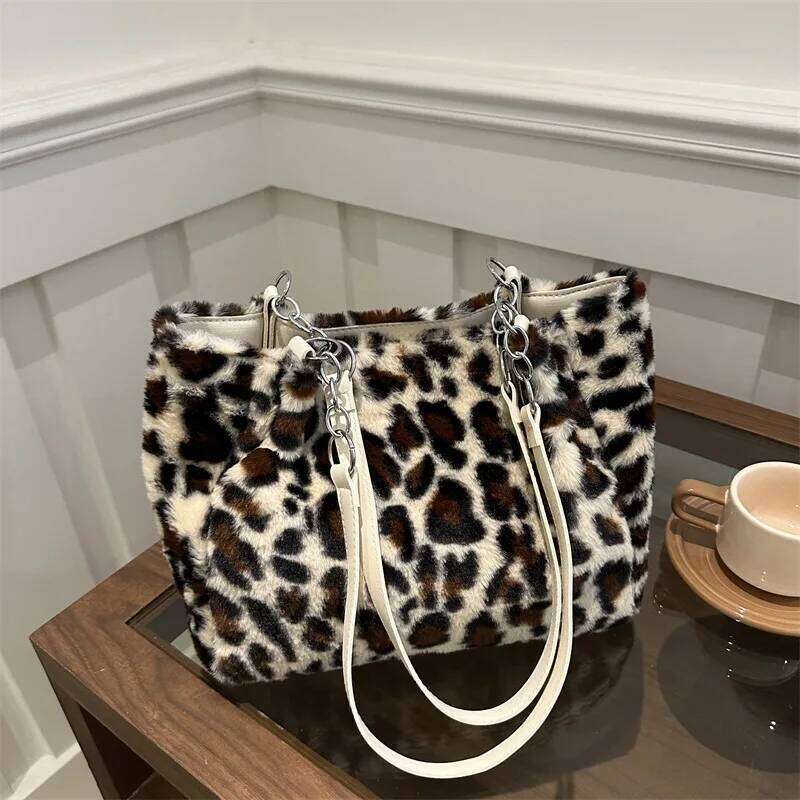 Winter Fashion Leopard Print Plush Women's Bags Are Versatile Casual Trendy Premium Texture Large Capacity Shoulder Handbag