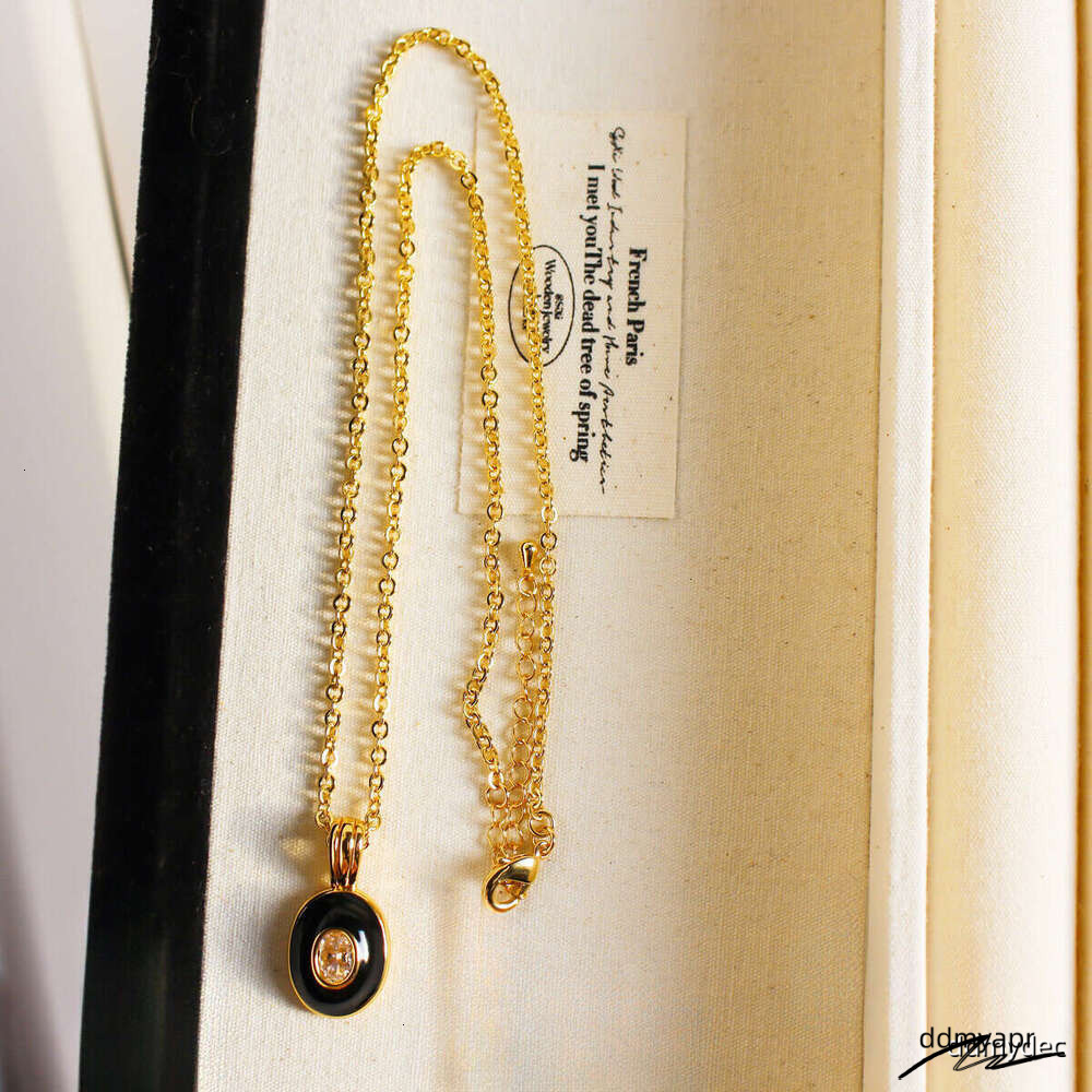 Niche High Quality Black Gold Enamel Glaze Oval Pendant Necklace Fashionable Zircon Layered Sweater Chain ddmydec 762 ddmydec