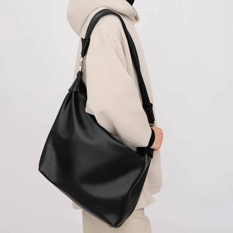 New Versatile Soft Leather Men's Dumpling Casual Shoulder Crossbody Bag Female Capacity Totes Hobos Handbags Large high-quality