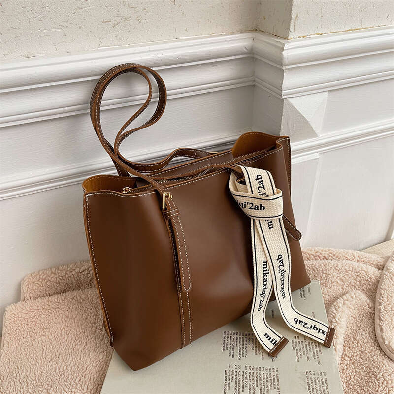 Large Capacity Women's 2024 New Fashion Tote College Student Class Shoulder Commuting Bag