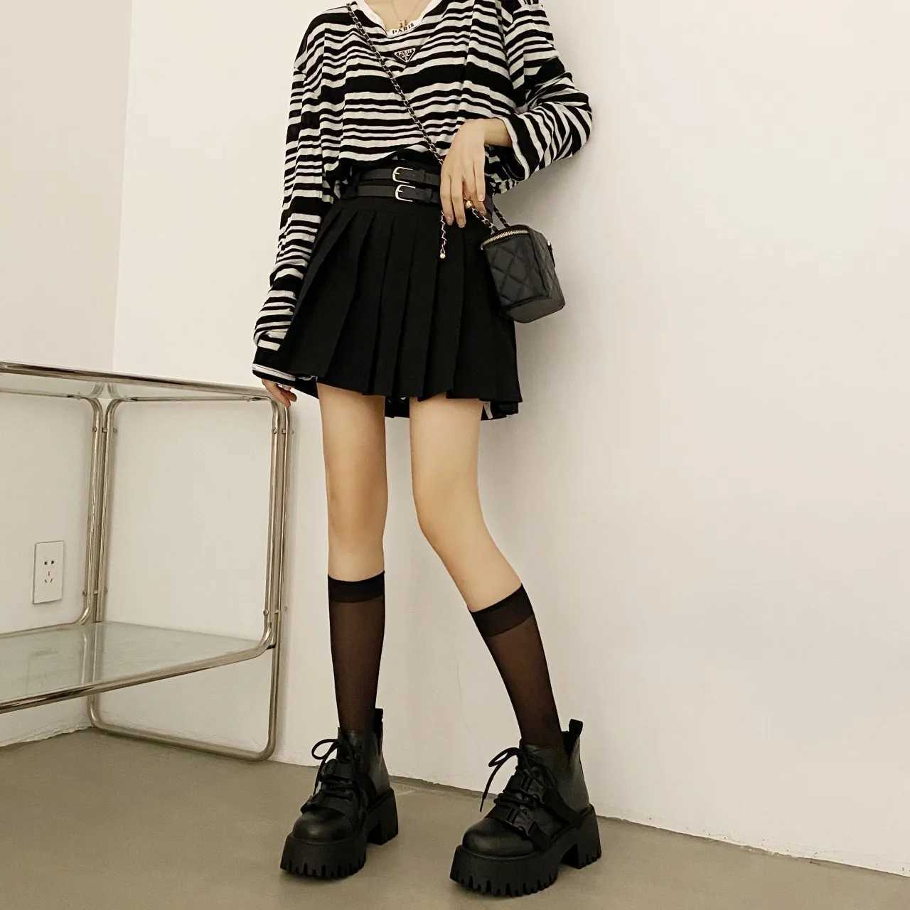 Black for women autumn new thick soles with British style booties sweet cool little booties platform shoes western Fashion boots L250905