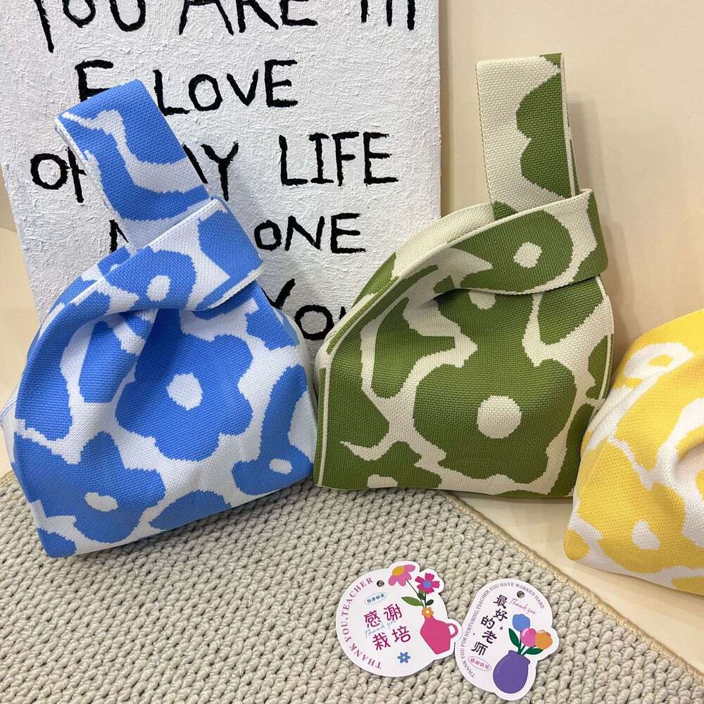 2025ins Spring and Autumn Floral Women's Handbag Versatile Knitted Wrist Single Shoulder Bucket Bag Tote