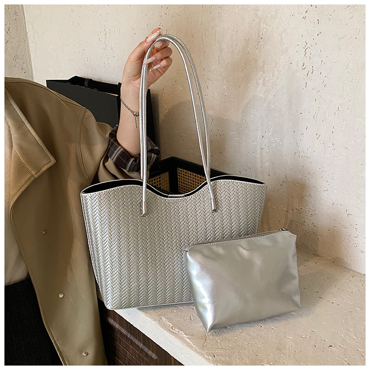 Large Capacity New Women s Shoulder Bag Retro Woven Women s Crossbody Bag Commuting Handbag Autumn New Designer Bag