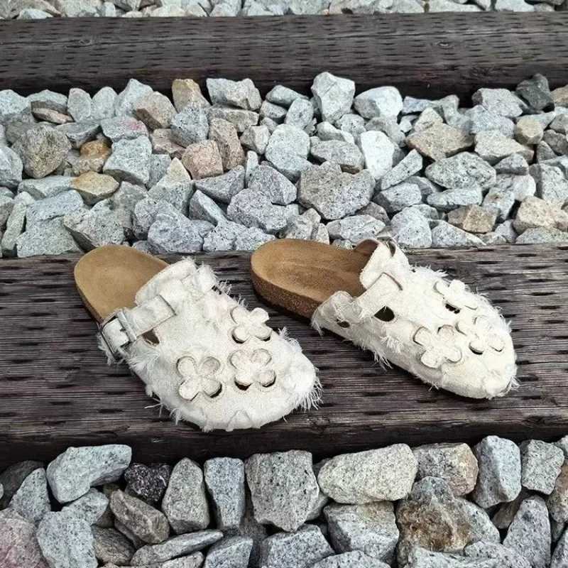 Womens Shoes 2025 New Summer Hollow Out Flower Slippers Retro Closed Toe Cork Platform Casual Clogs Shoes Womens Slippers W250905