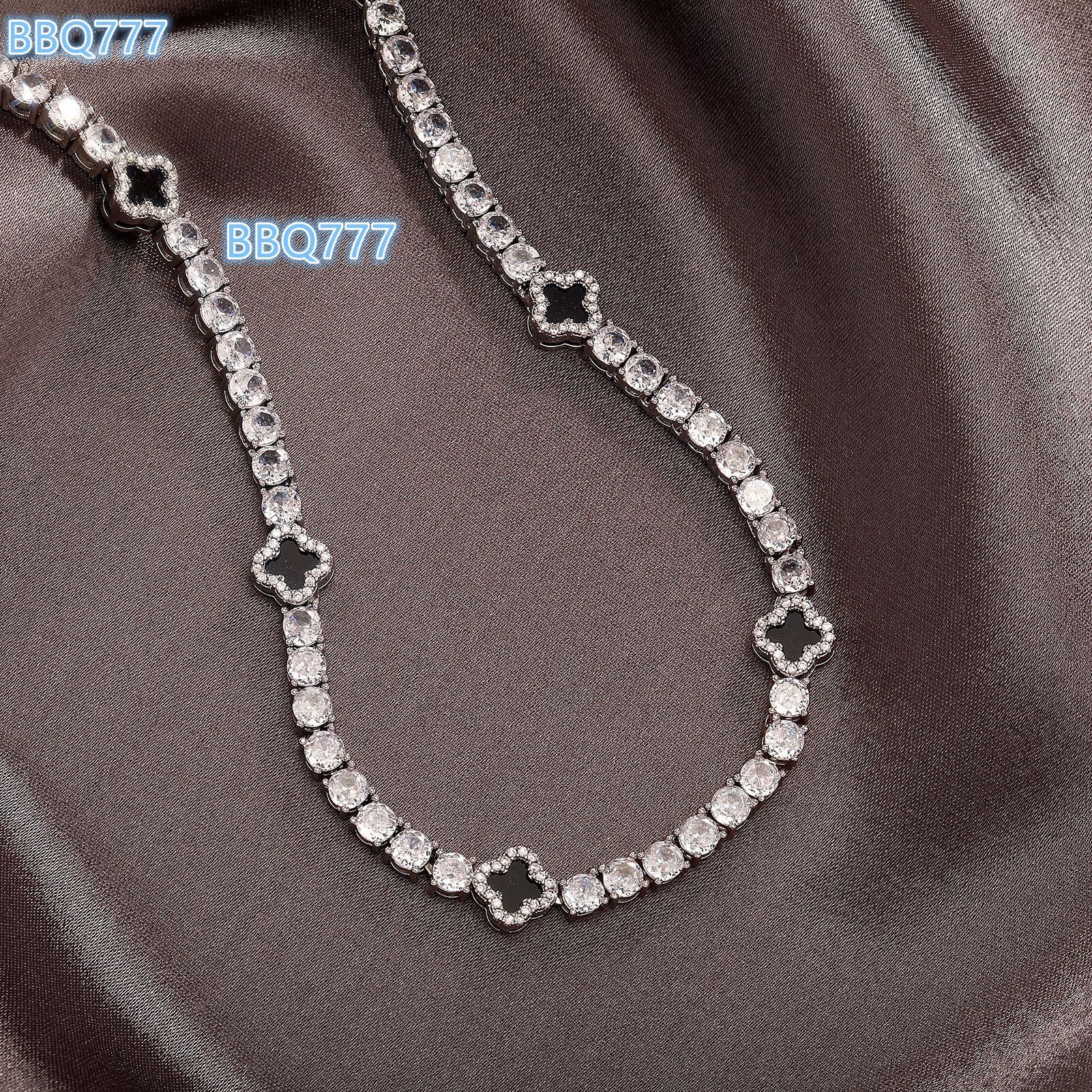 Luxury Unisex Chain Bracelet Rhinestone Butterfly Gold Silver Pearl Fashionable Jewelry for Men Women Gifts