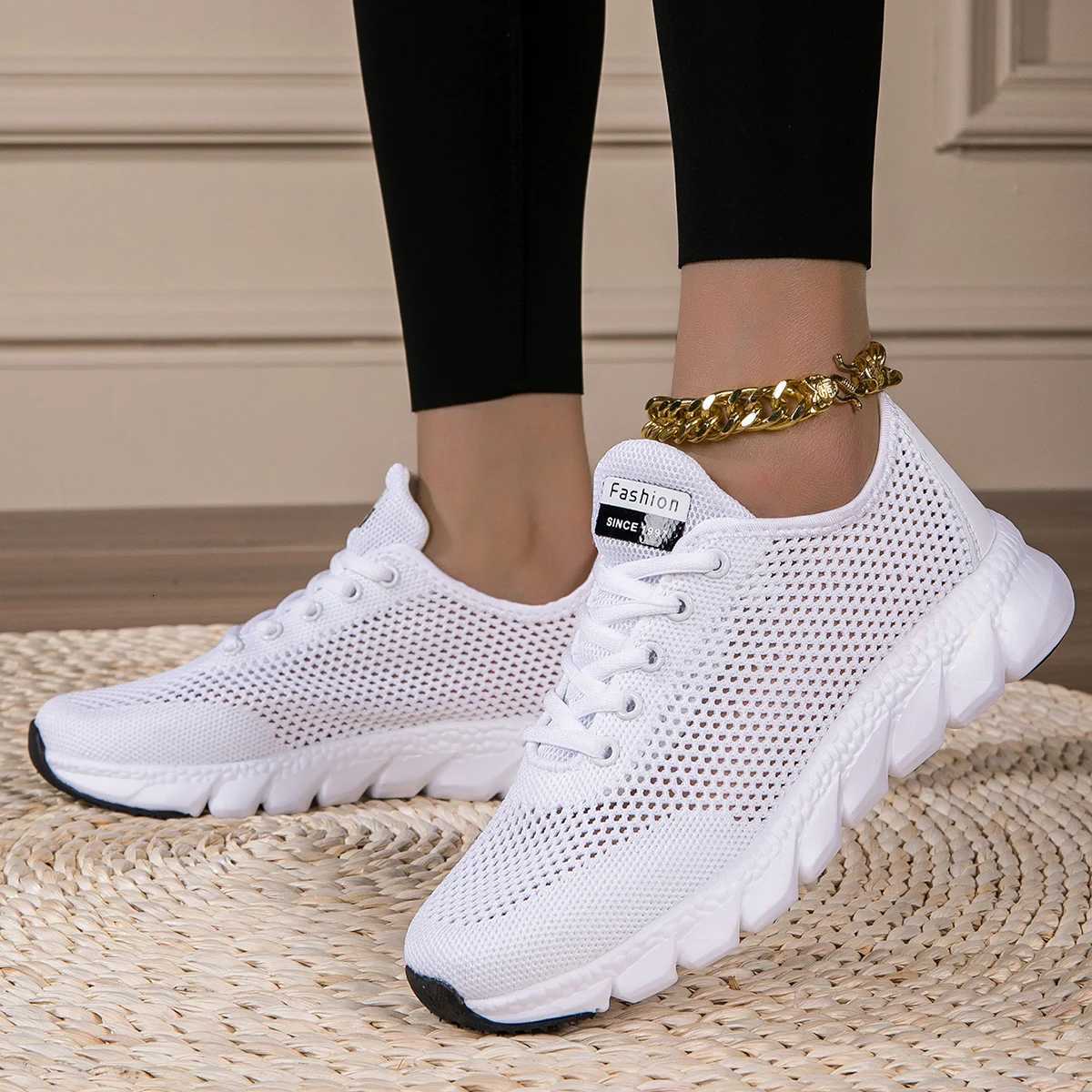 2024 New Crossborder Large Summer Hollowedout Woven Womens Sports Casual Shoes Light Running Shoes White Shoes Z250905