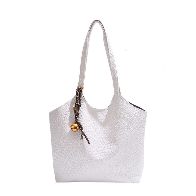 Women's Large Capacity Shoulder 2025 Summer New Versatile Commuter Underarm Trendy Tote Bag This Year