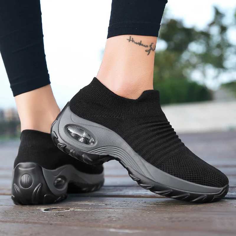 Women Walking Trainers Fashion Fly Weaving Sock Sneakers Breathable Comfort Nursing Shoes Casual Platform Loafers Nonslip Z250905