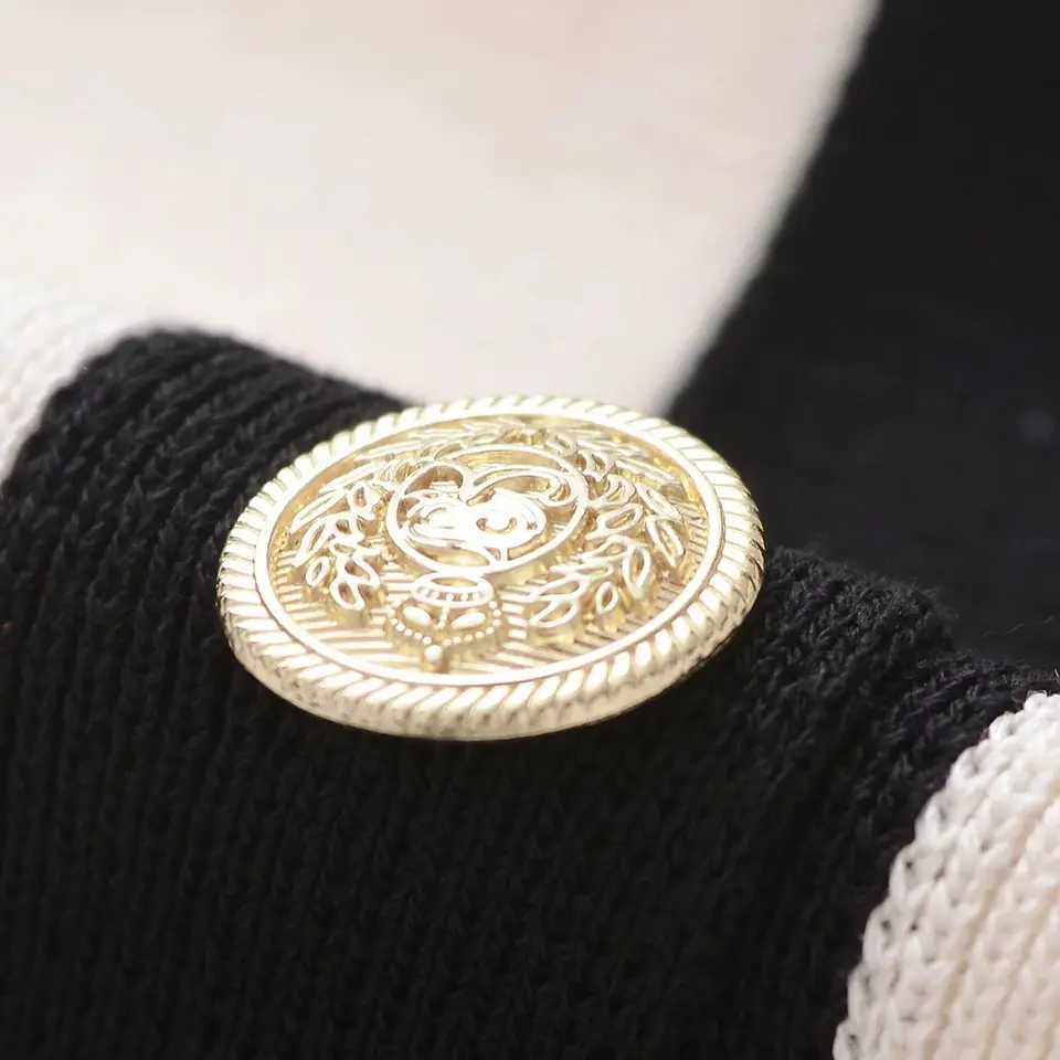 TRAFSHE Summer Womens Knitted Jacket New Casual Fashion Classic Round Neck SingleBreasted ShortSleeved Sweater Coat Tops Z250905